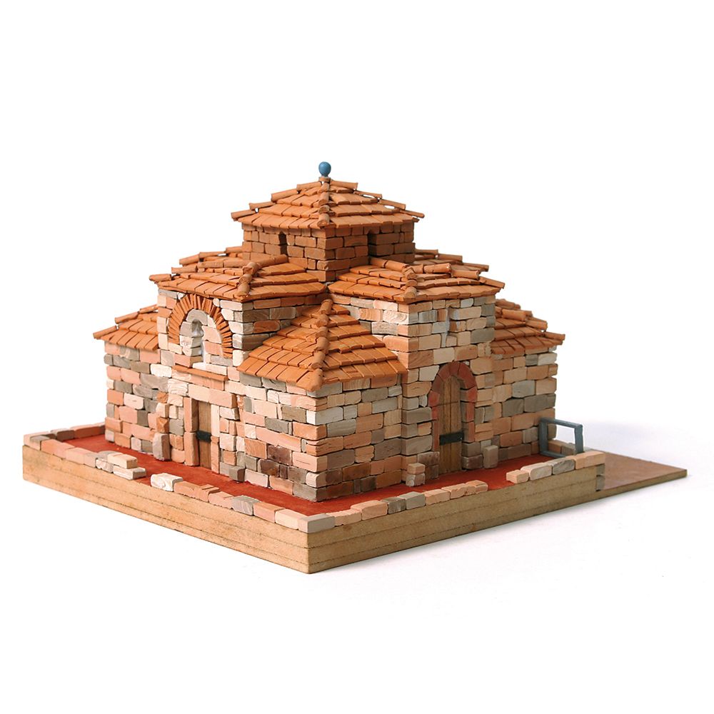 Domus kits, Романика 8, Църква St. Miquel d´Egara