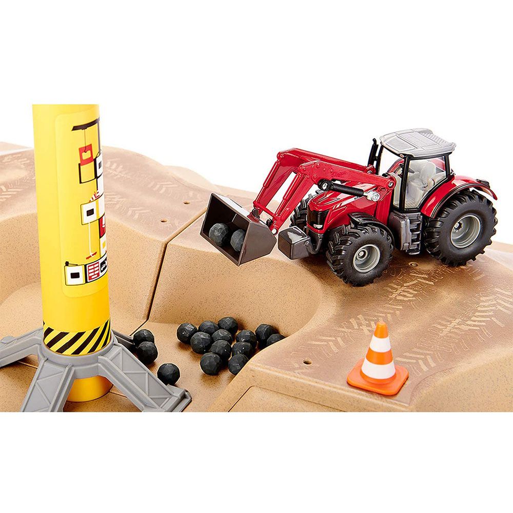 Строителна площадка с подвижен кран