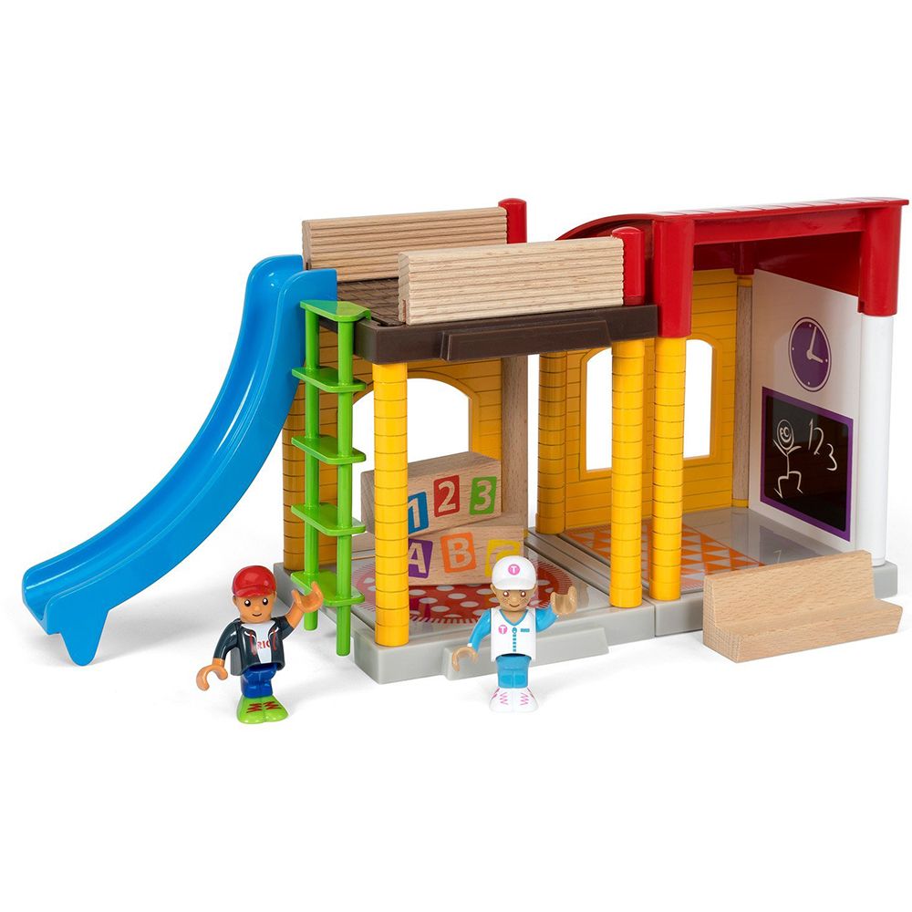 BRIO, Училище