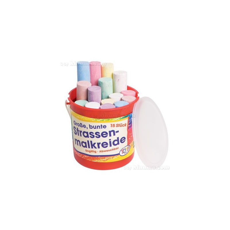 Цветни тебешири в кофа