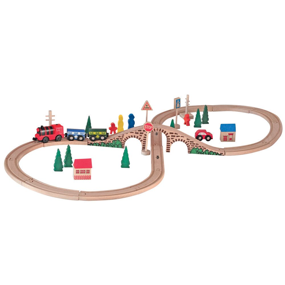 Дървен влак с локомотив с батерии