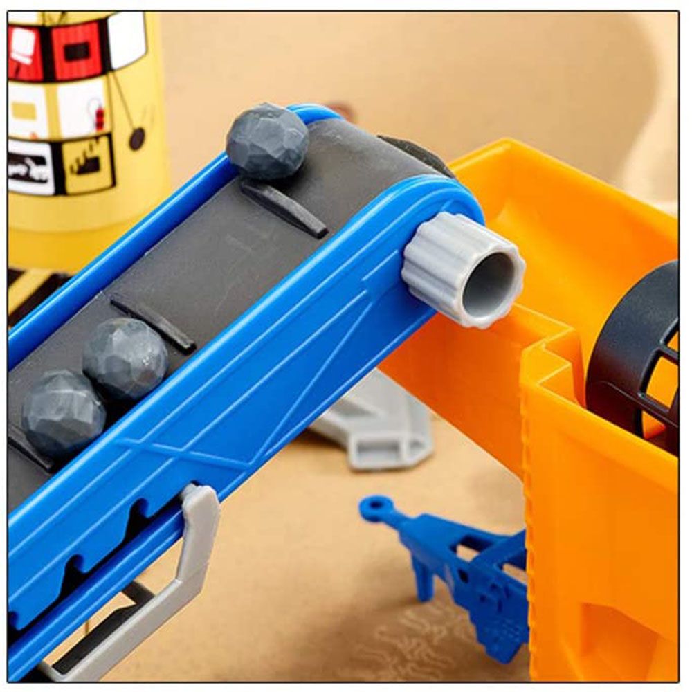 Строителна площадка с подвижен кран