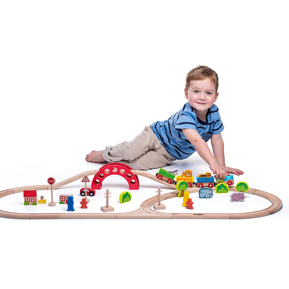 Дървен влак с релси, Весел Зоопарк