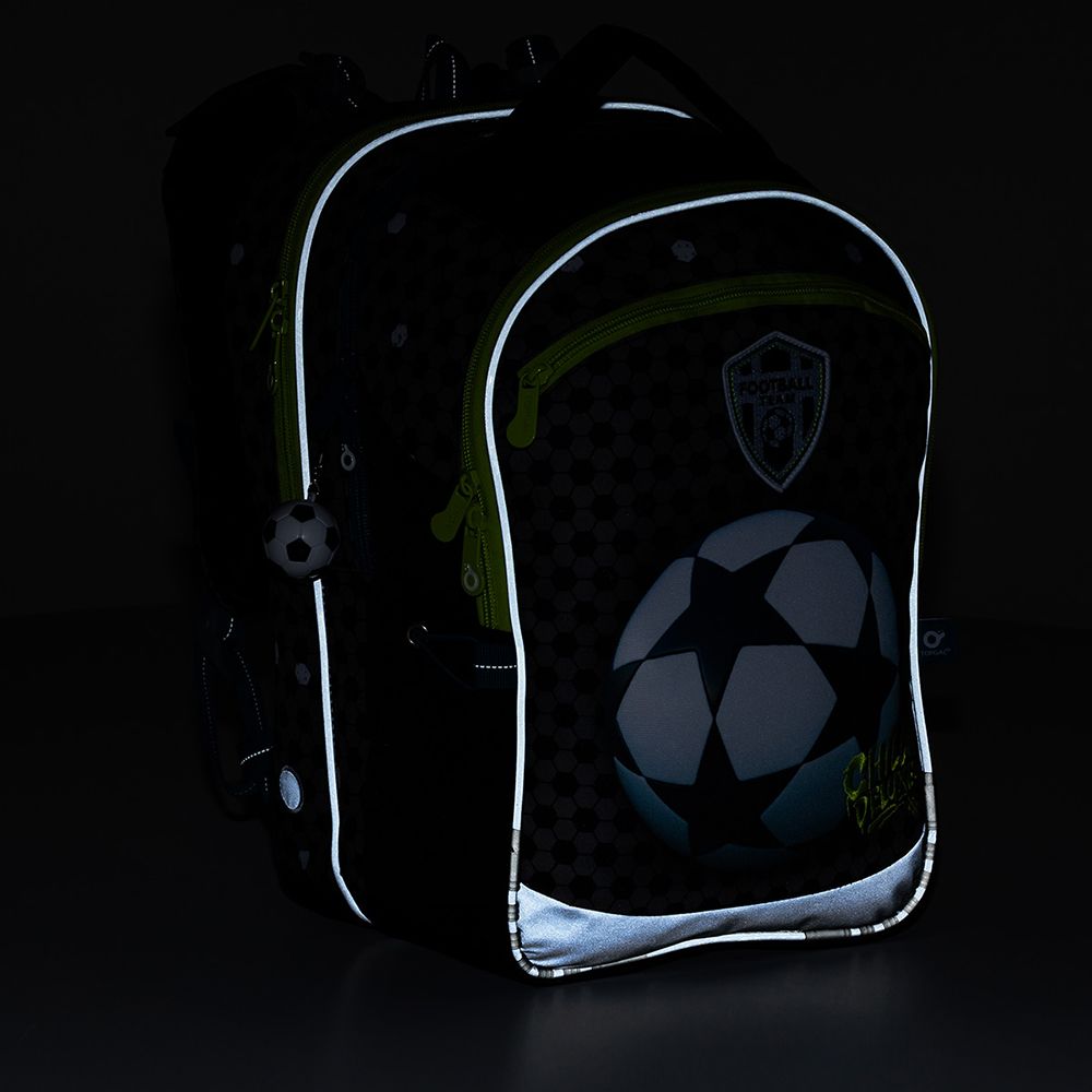 Анатомична ученическа раница, Малкият футболист