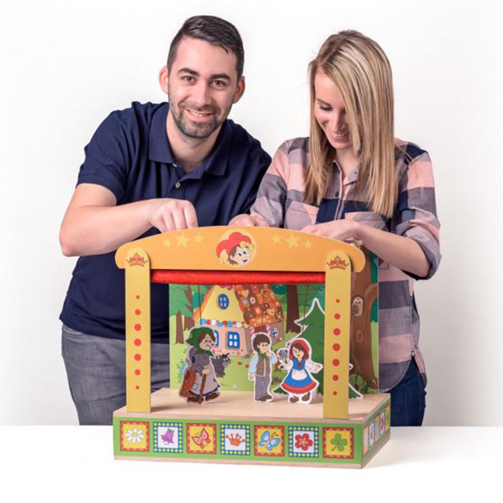 Дървен куклен театър, В света на приказките