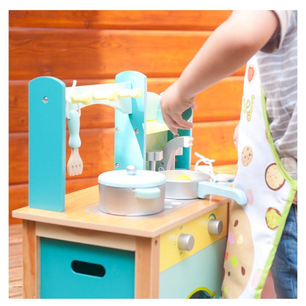 Прованс, голяма синя кухня с аксесоари