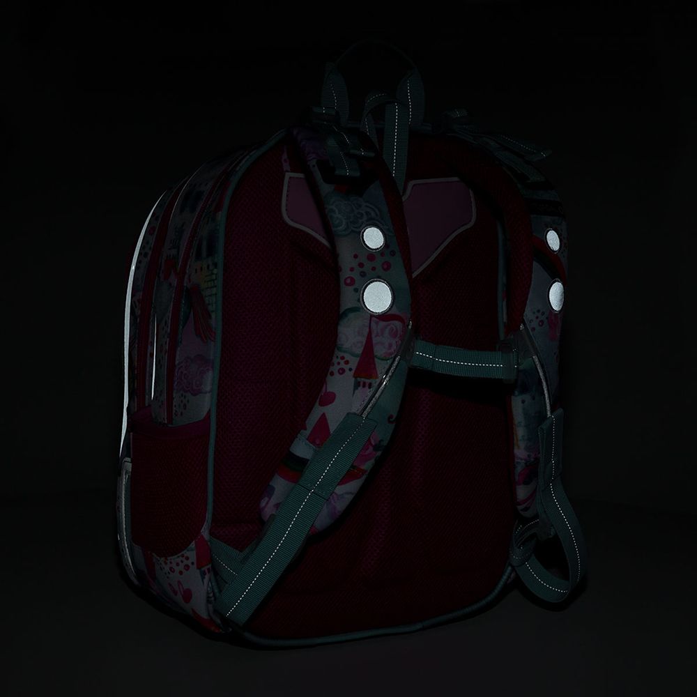 Анатомична ученическа раница, Приказен свят