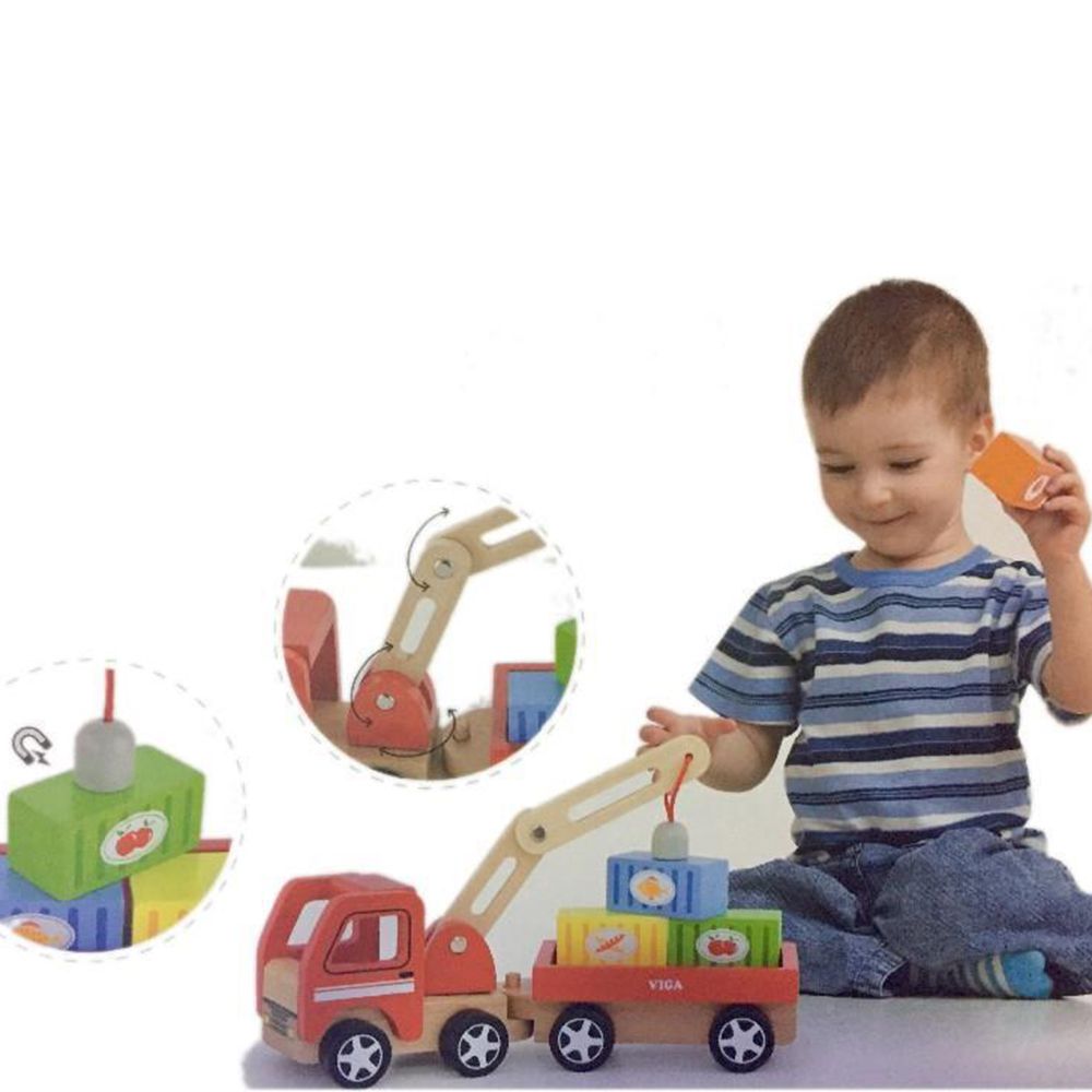 Дървен контейнеровоз с кран