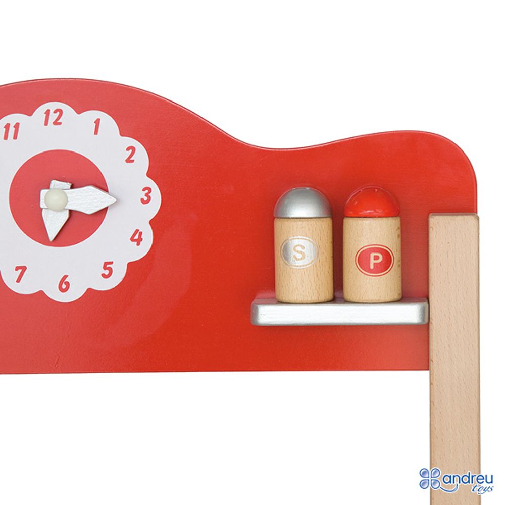 Голяма червена кухня с аксесоари