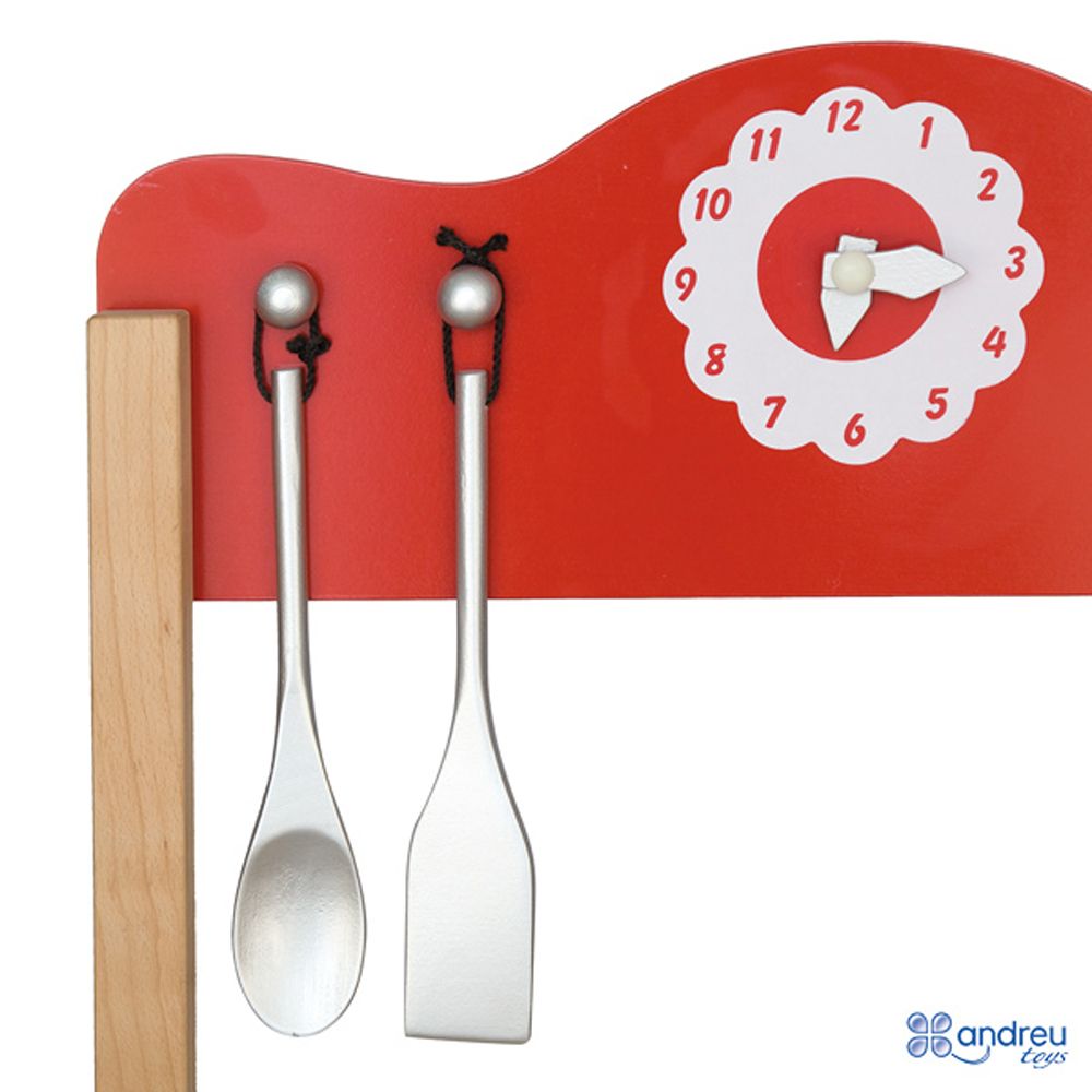 Голяма червена кухня с аксесоари