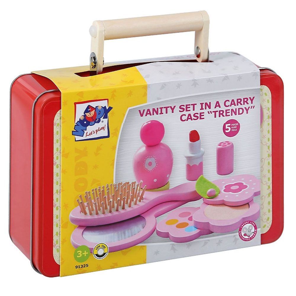 Куфарче с принадлежности за суетни млади дами