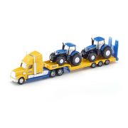 Тир влекач натоварен с два трактора New Holland