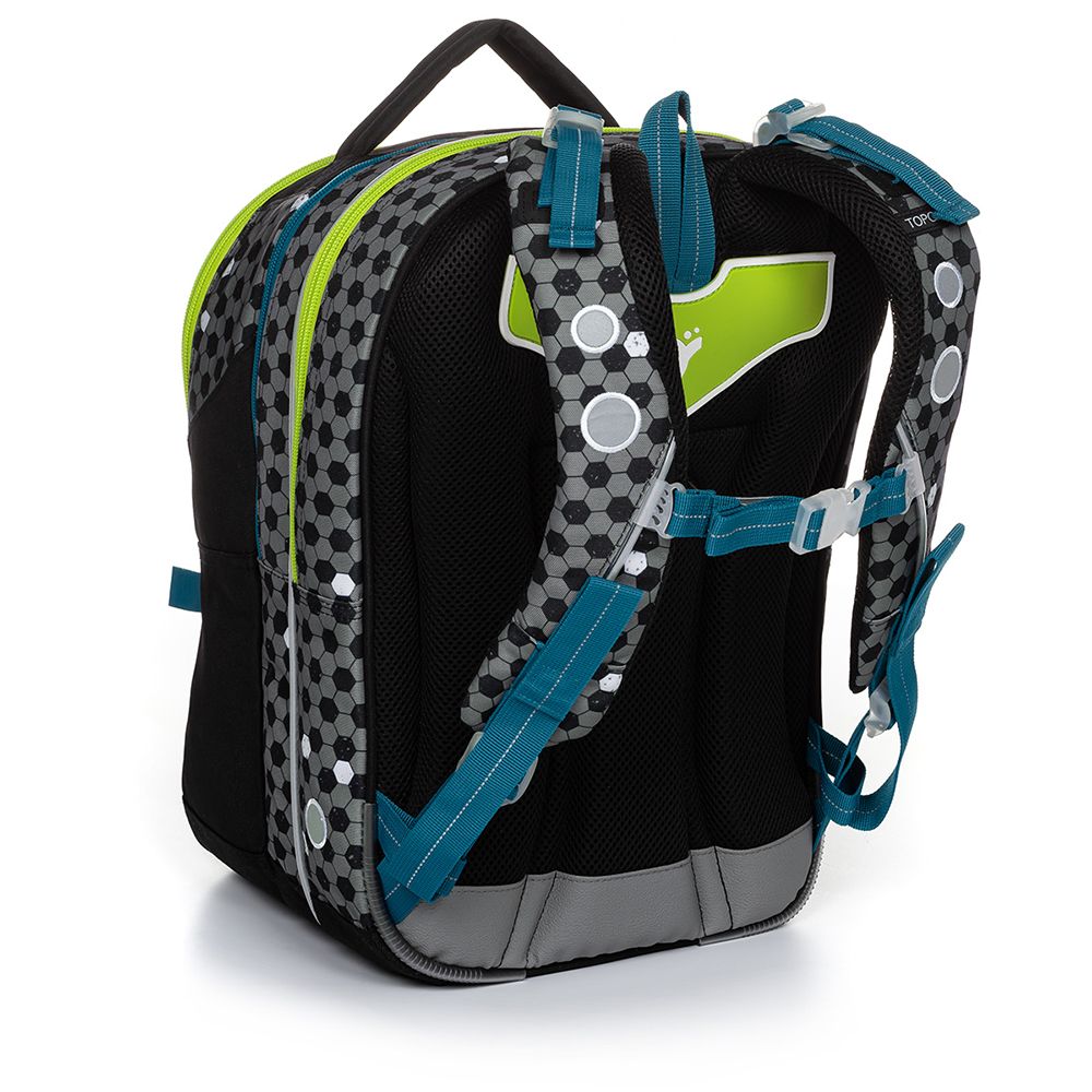 Анатомична ученическа раница, Малкият футболист