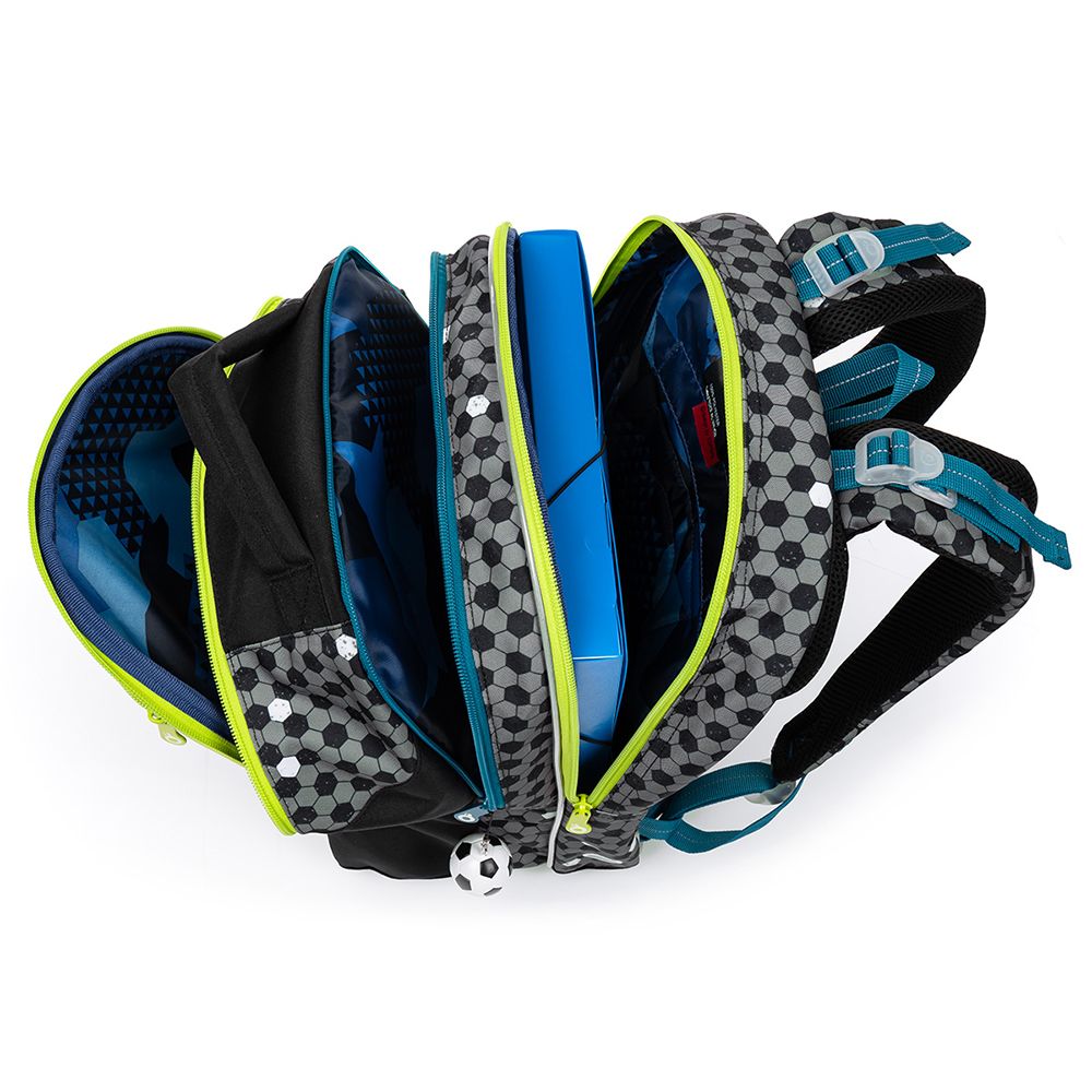 Анатомична ученическа раница, Малкият футболист