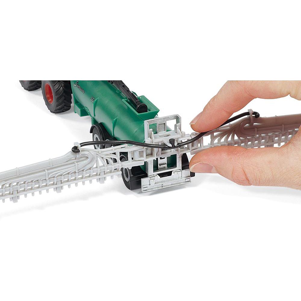 Трактор Claas Xerion с цистерна Samson