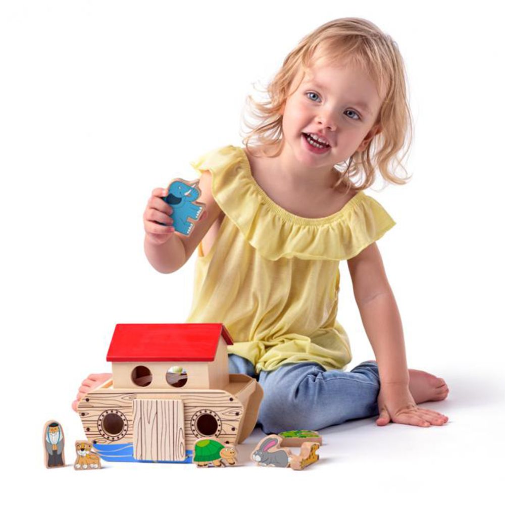 Ноев ковчег - дървен сортер-кораб с животни