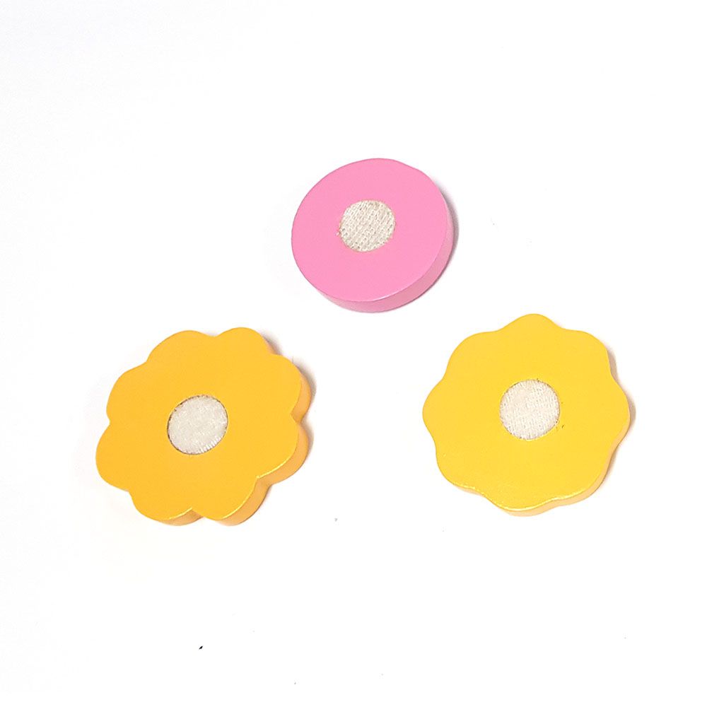 Дървен сервиз за кафе със сладки изкушения