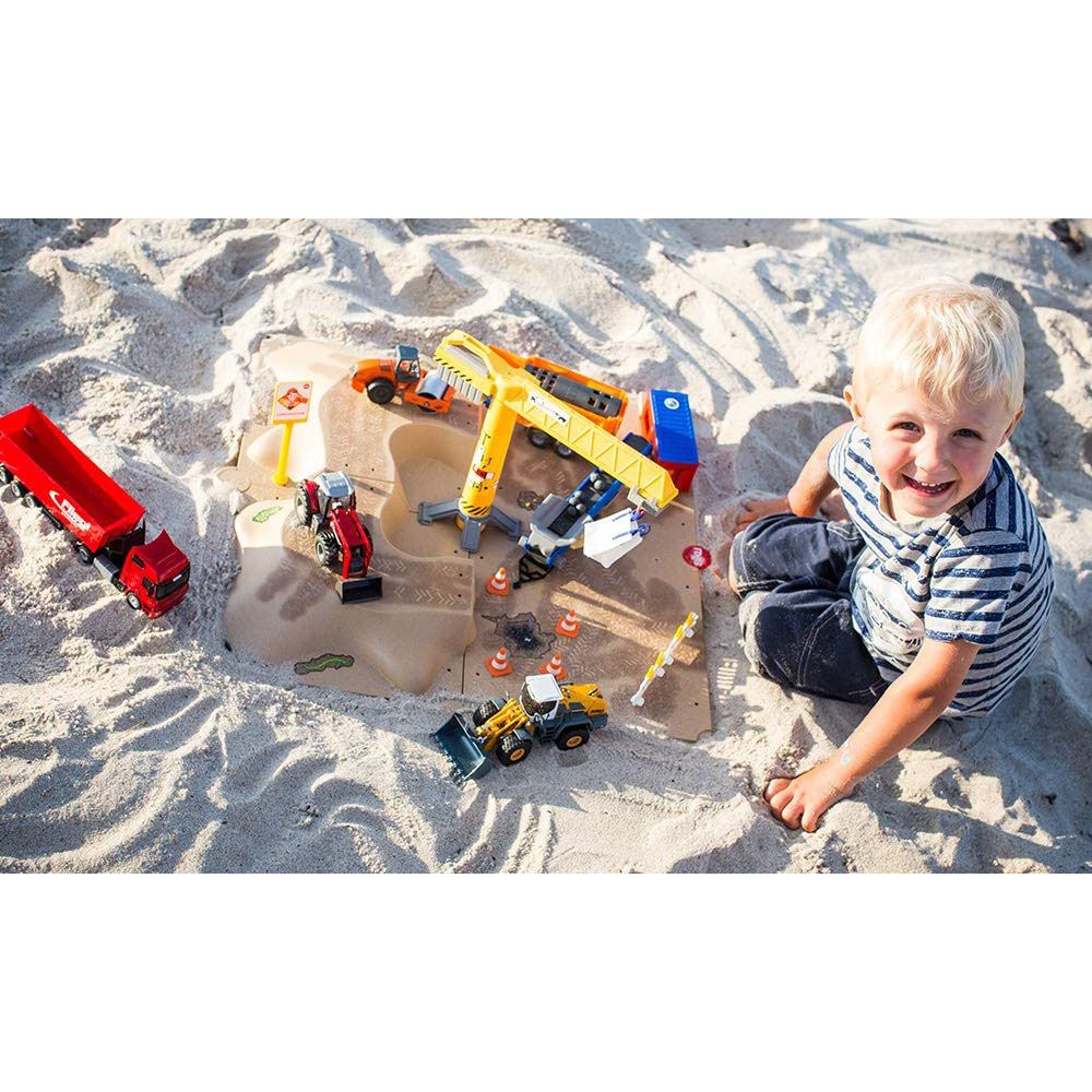 Строителна площадка с подвижен кран