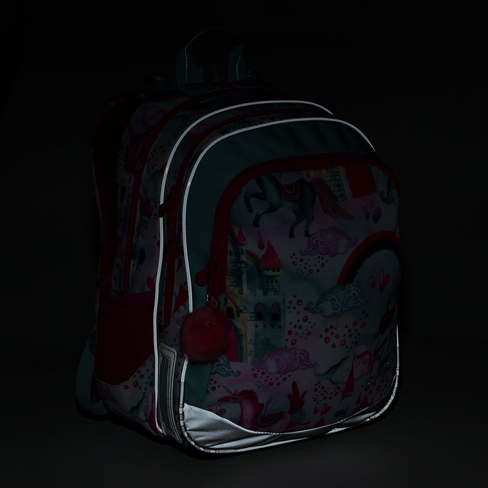 Анатомична ученическа раница, Приказен свят