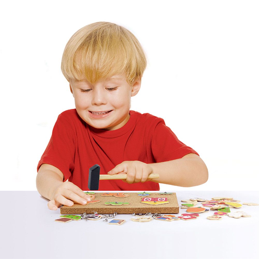 Дъска с чукче и пирони, Ферма