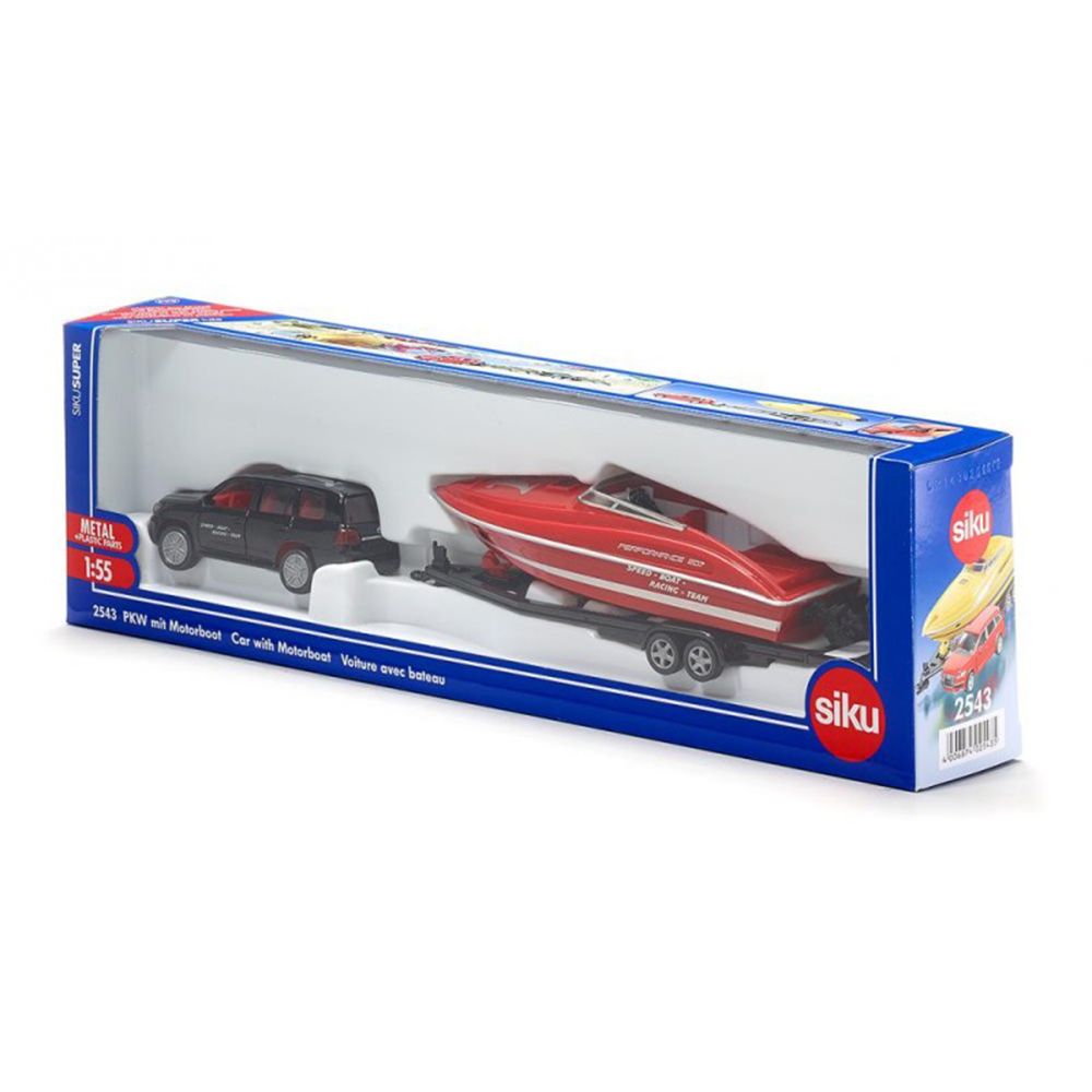 Audi Q7 с моторна лодка